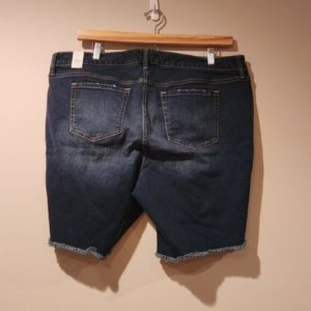 TORRID Bermuda denim boyfriend distressed low rise jean shorts size 22 - Picture 6 of 10